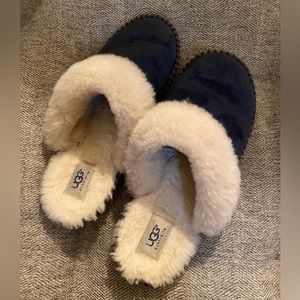 Navy Ugg Slippers